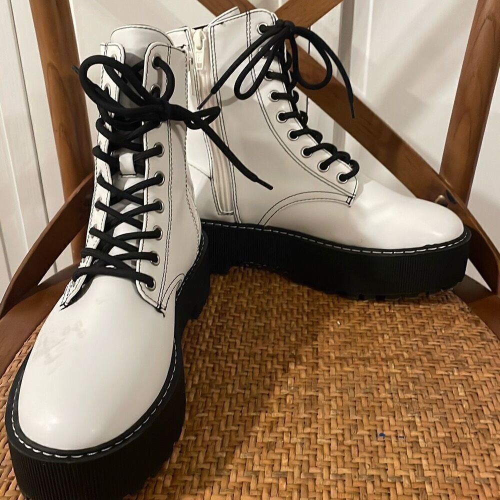 Divided NWOB white platform lace up combat boots size 39 - Picture 11 of 11